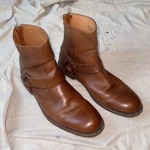 FRYE men’s engineer harness Moto boot.  Saddle tan